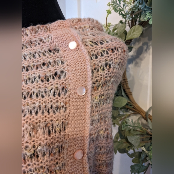 Honeybea Poncho - Picture 8 of 10